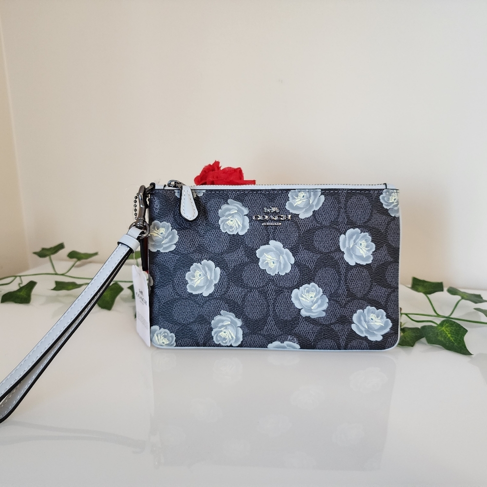 Coach Small Wristlet Signature Rose Print